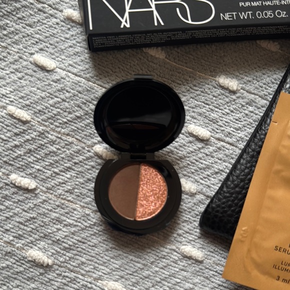 11 PC Makeup Sample Pouch with Assorted Cosmetics - Picture 6 of 8